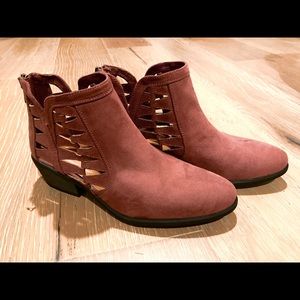 Bamboo Suede Mauve Ankle Boot